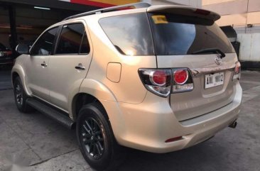 Toyota Fortuner V 2015 AT for sale 