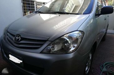 FOR SALE TOYOTA Innova E 2010 MANUAL