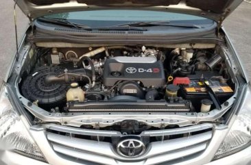 2010 Toyota Innova G Matic Diesel top of the line