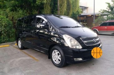 Hyundai Grand Starex gold FOR SALE