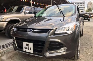 2016 Ford Escape Titanium AT 4WD Full Options Park Assist Sunroof