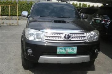 Toyota Fortuner 2010 V AT for sale