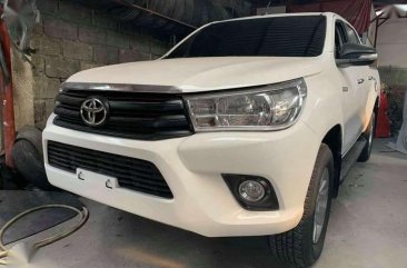 TOYOTA Hilux 2016 2.4G 4x2 manual newlook WHITE