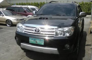 Toyota Fortuner 2010 V AT for sale