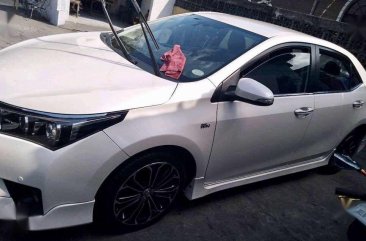 2014 Toyota Corolla Altis 2.0V Pearl White Top of the Line