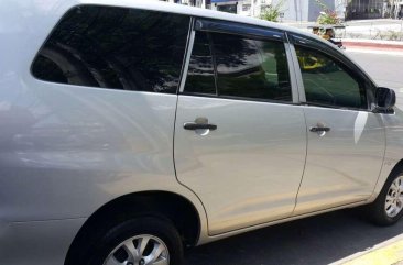 Toyota Innova 2012 matic 2.0E Gas