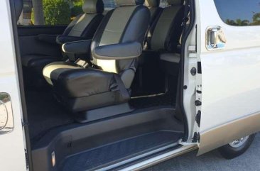 Toyota Hiace Super Grandia Two Tone 2013 Automatic