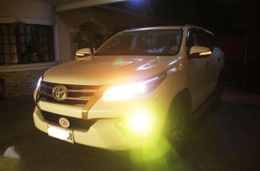 Toyota Fortuner 4X2 Deisel 2.4 V AT Pearl White