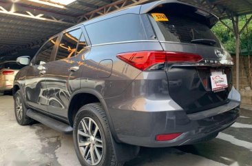2016 Toyota Fortuner V 4x4 AT top of the line