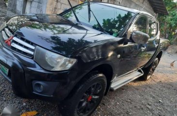 Mitsubishi Strada glx v matic diesel 2012 model 