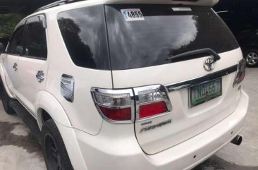 Toyota Fortuner V 2011 AT for sale 