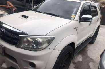 Toyota Fortuner V 2011 AT for sale 