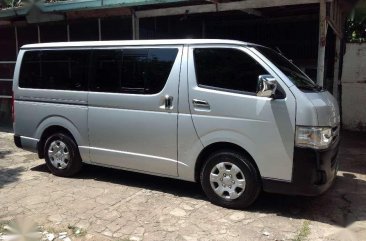 2013 Toyota Hiace commuter for sale