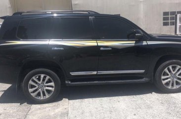 Selling 2nd Hand (Used) Toyota Land Cruiser 2018 in Pasig