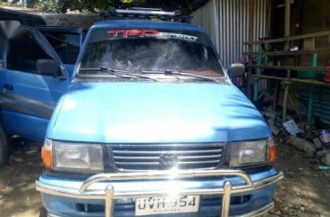 Selling 2nd Hand (Used) Toyota Revo 2001 Manual Diesel at 130000 in Antipolo