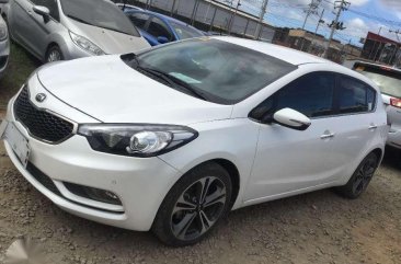 Selling 2nd Hand Kia Forte 2016 Hatchback in Cainta