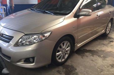 Selling 2nd Hand (Used) Toyota Corolla Altis 2010 in Quezon City