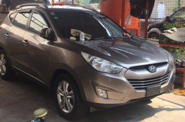 Selling Hyundai Tucson 2010 Automatic Gasoline 