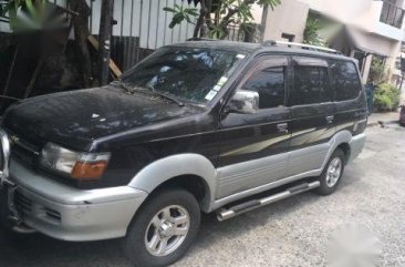 Selling 2nd Hand (Used) Toyota Revo 2000 in Caloocan