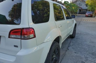 Selling 2nd Hand Ford Escape 2011 in Bacoor