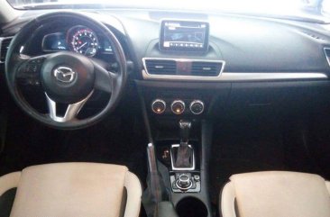 Selling Used Mazda 3 2016 in Makati