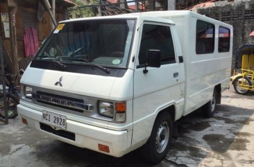 For sale Used 2016 Mitsubishi L300 Van in Quezon City