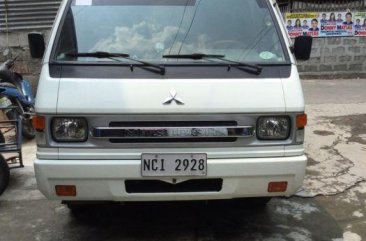 For sale Used 2016 Mitsubishi L300 Van in Quezon City
