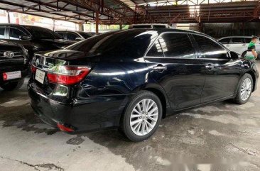 Selling Black 2015 Toyota Camry at 42000 km