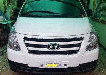 Selling Hyundai Grand Starex 2018 Manual Diesel in Navotas