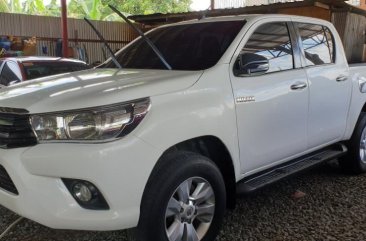 For sale White 2016 Toyota Hilux in Quezon City