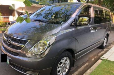 Selling Grey 2011 Hyundai Grand Starex in Manila