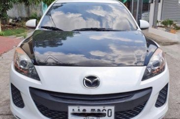 Pearl White Mazda 2 2014 for sale in Automatic