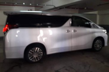 Selling Toyota Alphard 2016 at 50000 km in Makati