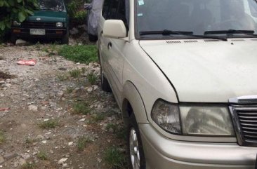 Selling Used Toyota Revo 2002 in Pasig