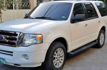 Selling White 2011 Ford Expedition Automatic Gasoline 