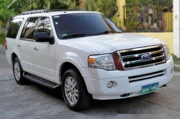 Selling White 2011 Ford Expedition Automatic Gasoline 