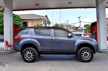 Selling Isuzu Mu-X 2017 Manual Diesel in Lemery