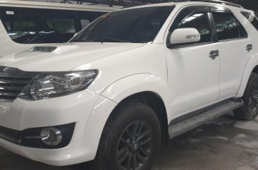 Selling White Toyota Fortuner 2016 Manual Diesel at 20000 km in Quezon City