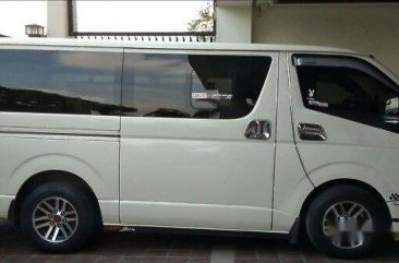 Selling White Toyota Hiace 2015 Manual Diesel in Muntinlupa