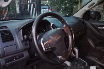 Sell Red 2014 Isuzu D-Max at Automatic Diesel at 48000 km in Angeles City