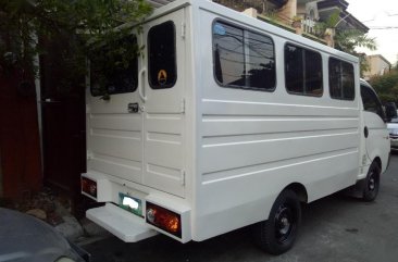 Sell 2nd Hand 2010 Hyundai H-100 at 70000 km in Pasig