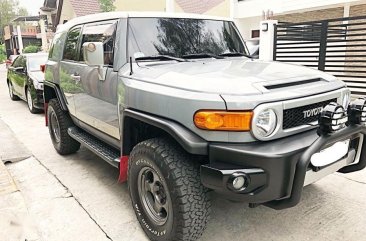 2nd Hand Toyota Fj Cruiser 2015 at 30000 km for sale