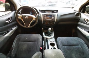 Sell 2nd Hand 2016 Nissan Navara at 35899 km in Makati