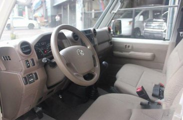 Sell White 2018 Toyota Land Cruiser for sale