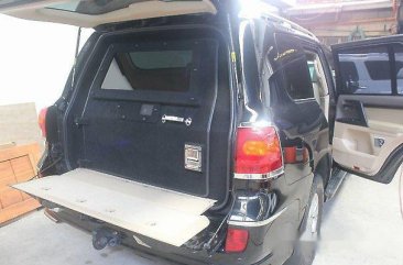 Selling Black Toyota Land Cruiser 2015 at 17000 km for sale