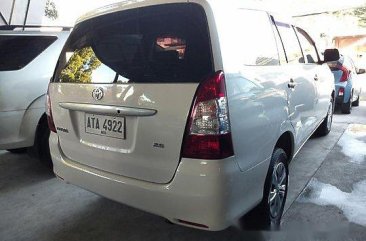 Selling White Toyota Innova 2015 for sale in Manual