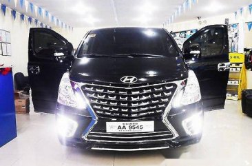 Selling Black Hyundai Grand Starex 2018 for sale