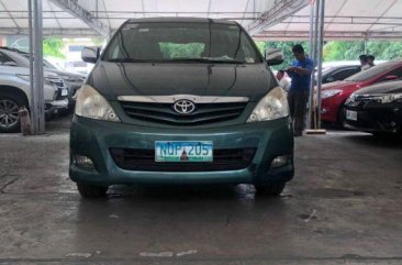 Selling Toyota Innova 2010 Manual Diesel in Pasay