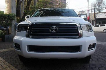 Selling White Toyota Sequoia 2018 for sale