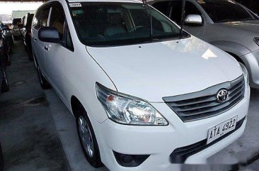 Selling White Toyota Innova 2015 for sale in Manual